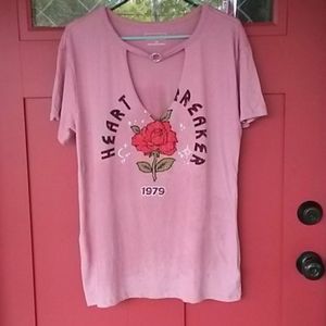 Graphic t-shirt with deep v-neck